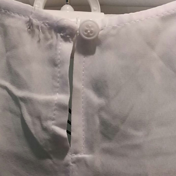 Lacy Crop Top Blouse - Picture 3 of 11